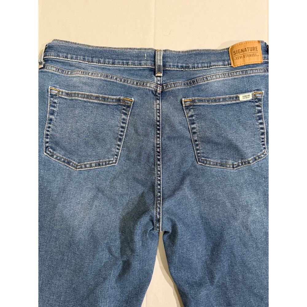 Levi Signature Heritage Boyfriend Jeans Womens 12 W31 Blue Stretch Cuffed - Picture 3 of 11